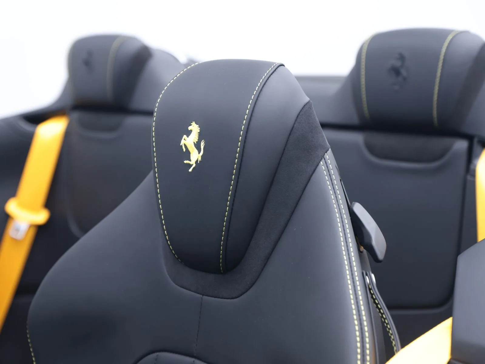 2025 Ferrari Roma Spider, 21/30