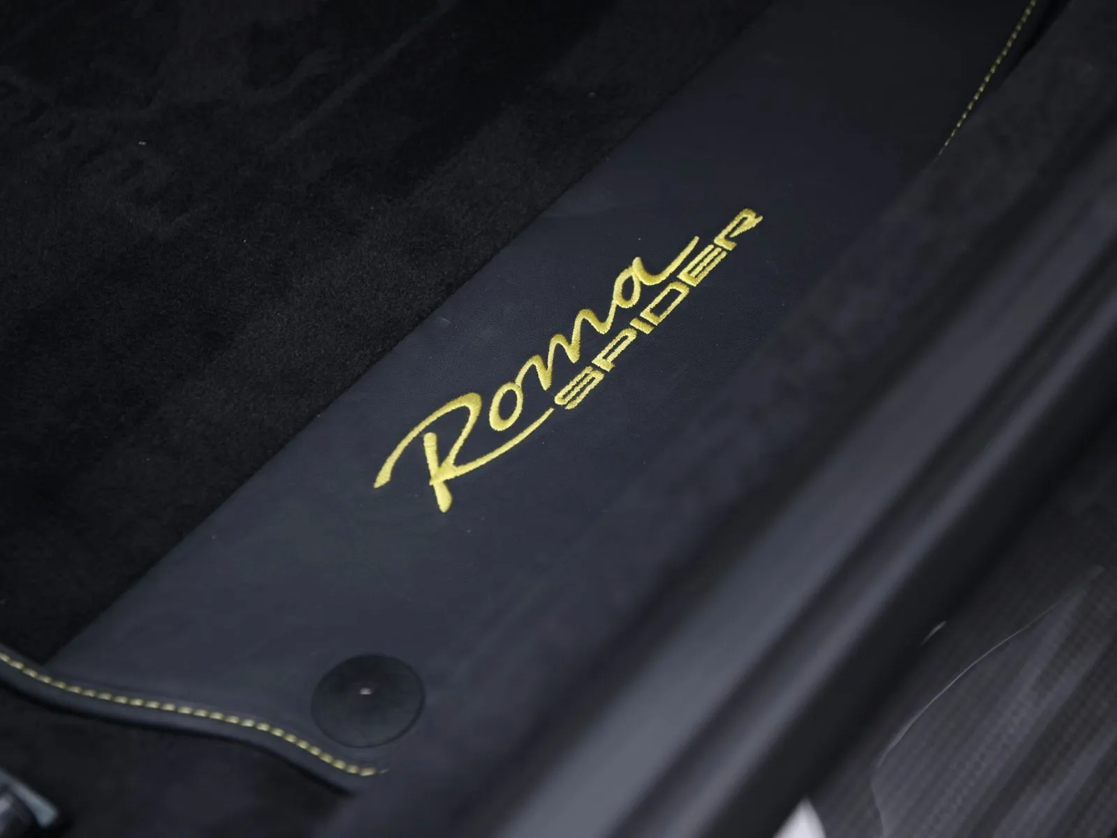 2025 Ferrari Roma Spider, 25/30