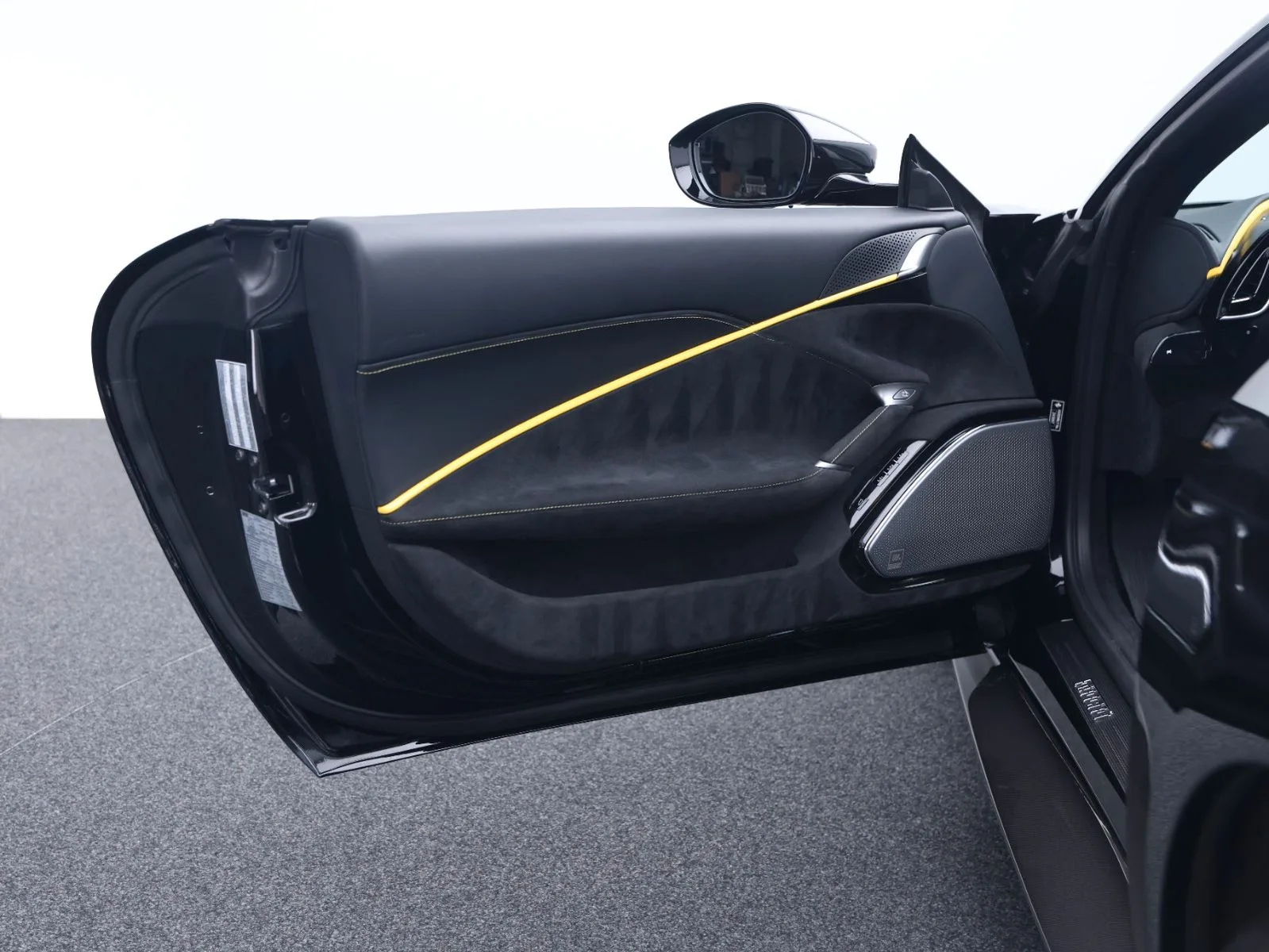 2025 Ferrari Roma Spider, 27/30
