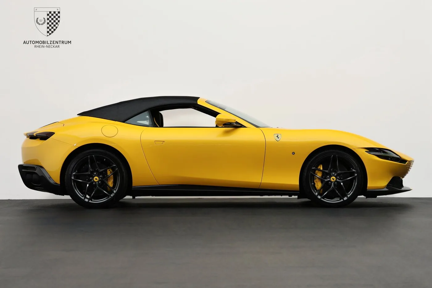 2025 Ferrari Roma Spider angeboten von einem Supersportwagenhändler in Viernheim, Deutschland, Foto 10 von 25