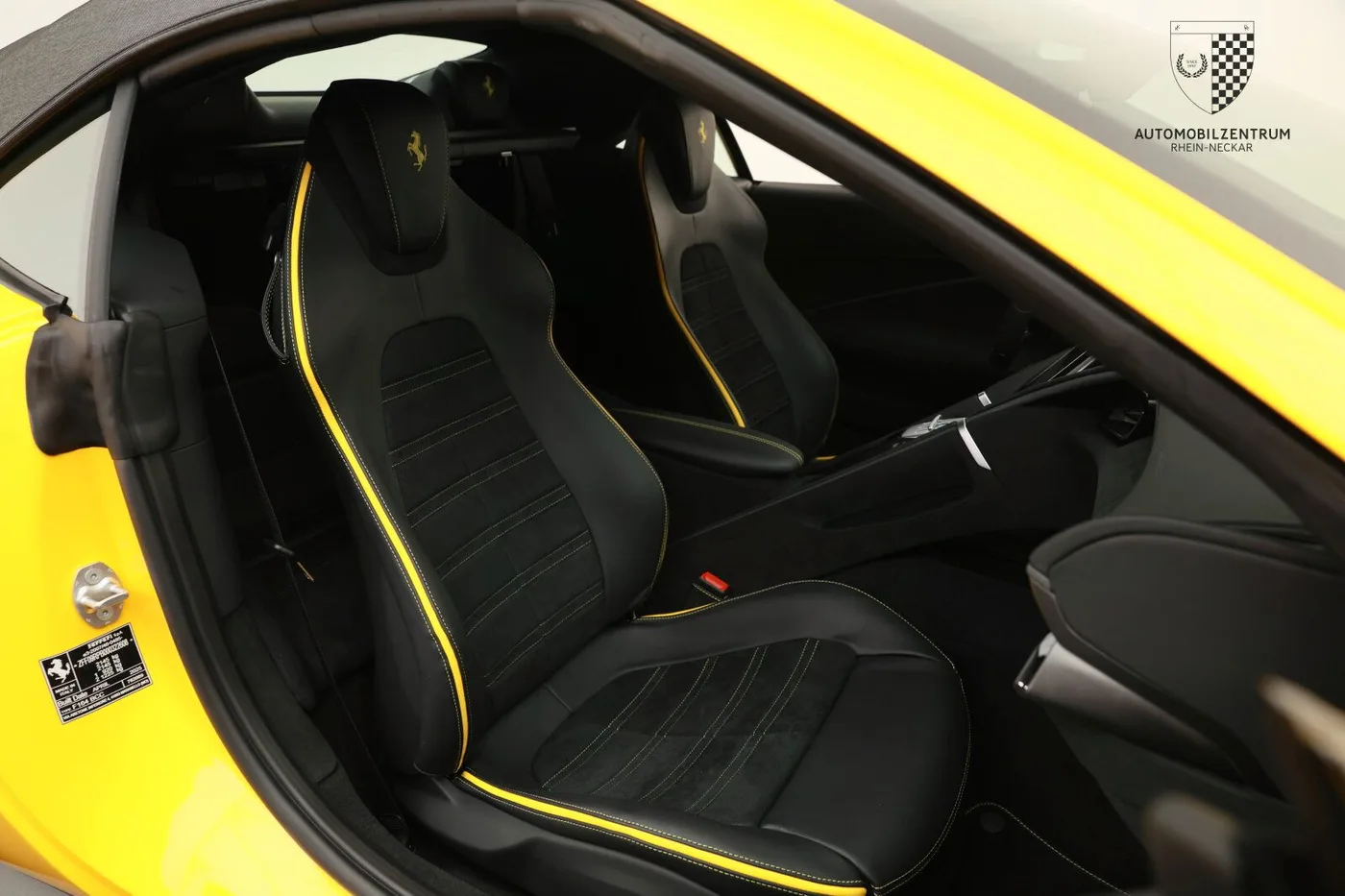 2025 Ferrari Roma Spider angeboten von einem Supersportwagenhändler in Viernheim, Deutschland, Foto 15 von 25
