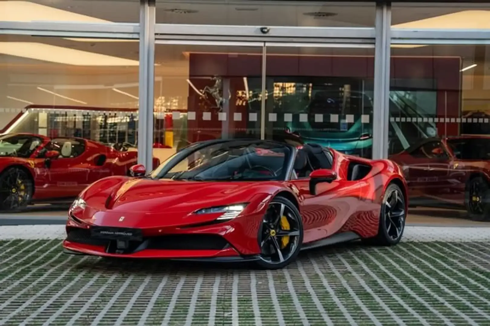 2025 Ferrari SF90 Spider angeboten von einem Fachhändler in San Pedro Alcántara, Spanien, Hauptfoto