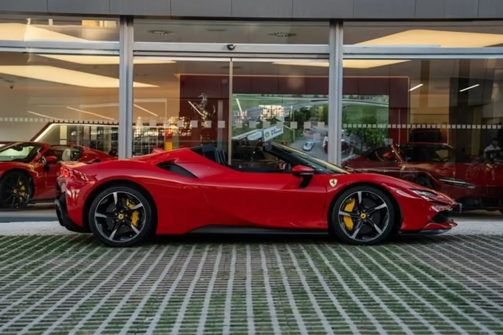 2025 Ferrari SF90 Spider, 6/22