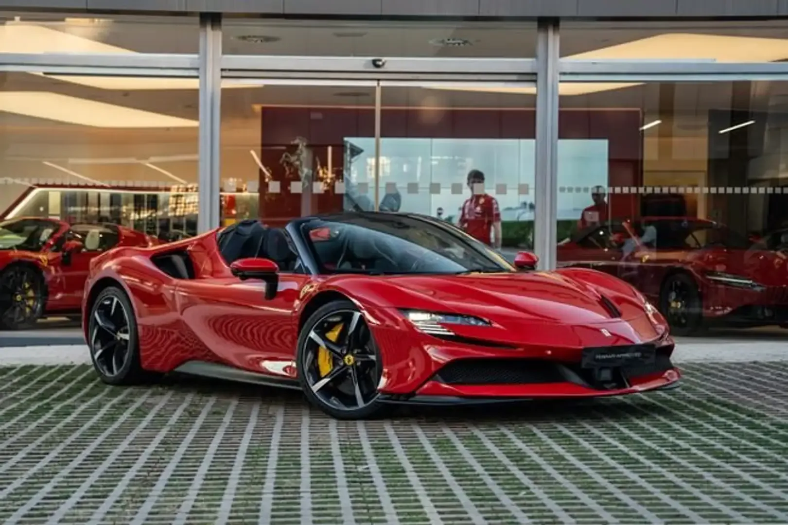 2025 Ferrari SF90 Spider, 7/22