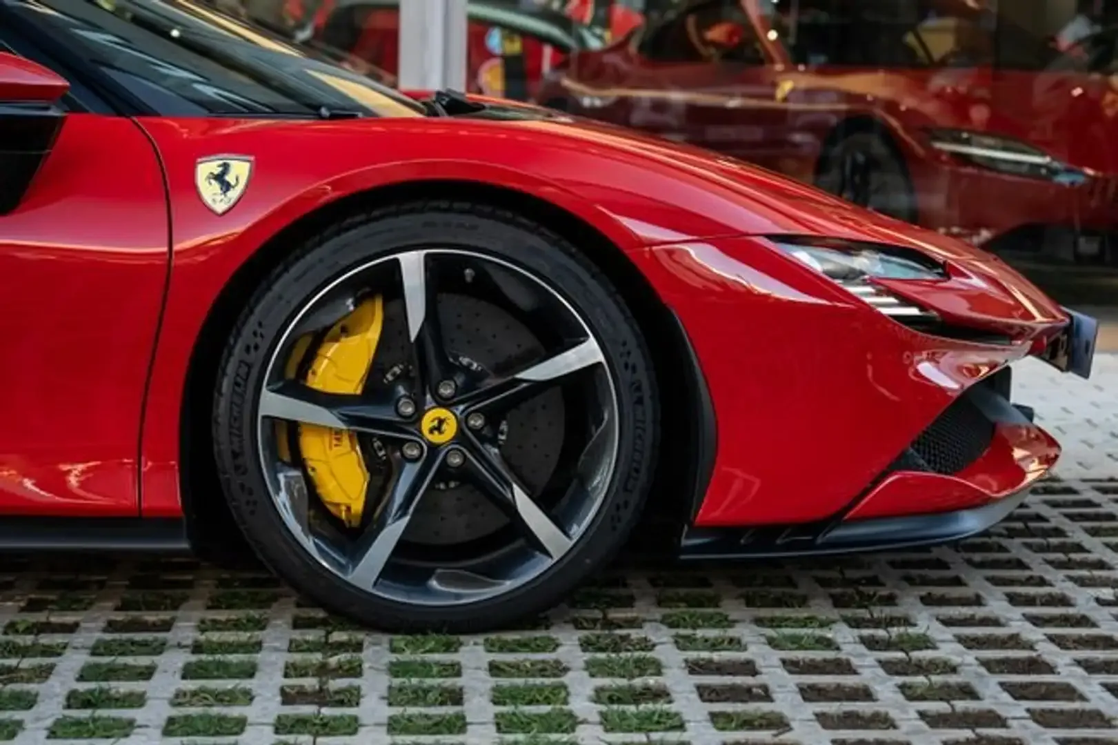 2025 Ferrari SF90 Spider, 9/22
