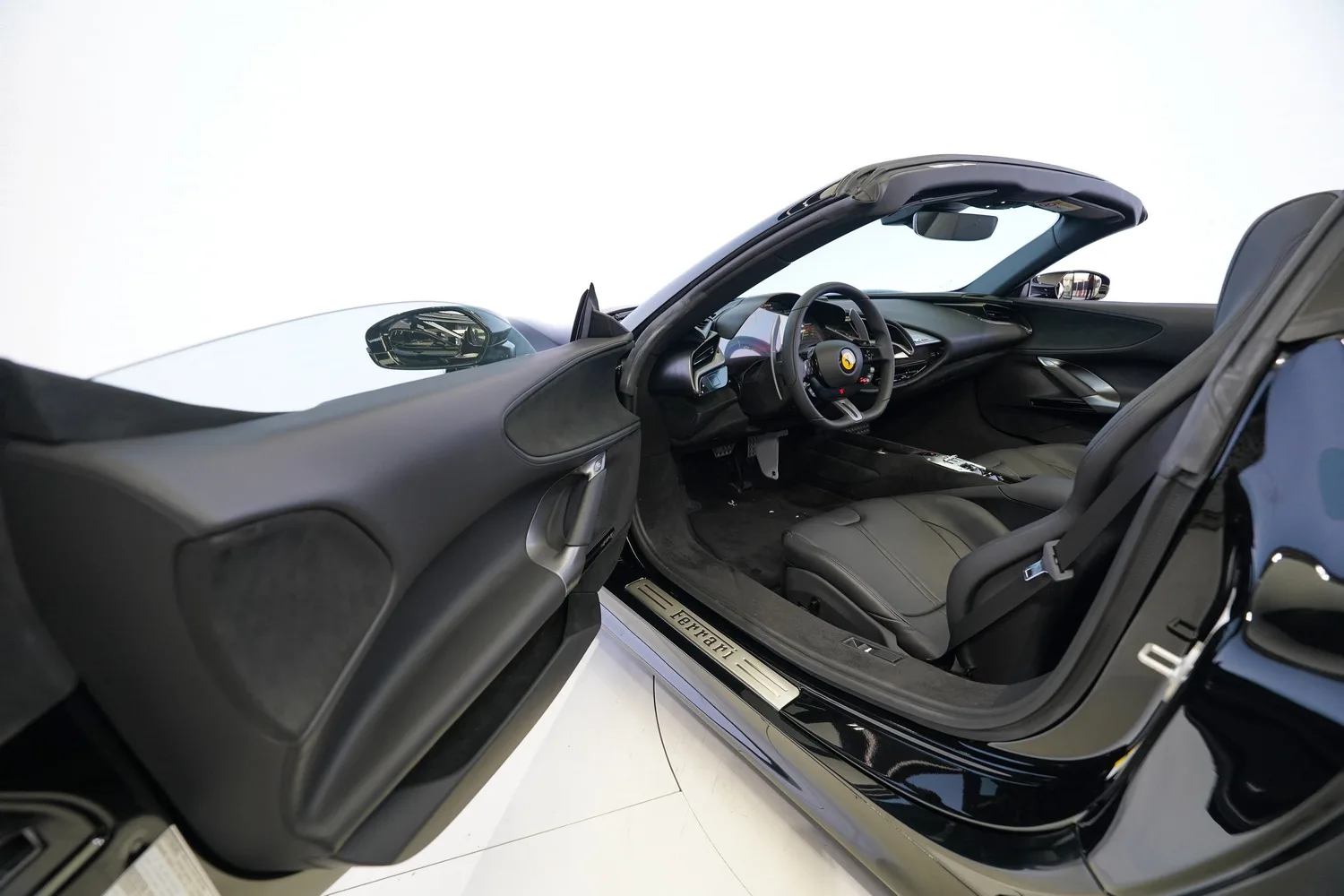 2025 Ferrari SF90 Spider, 3/10