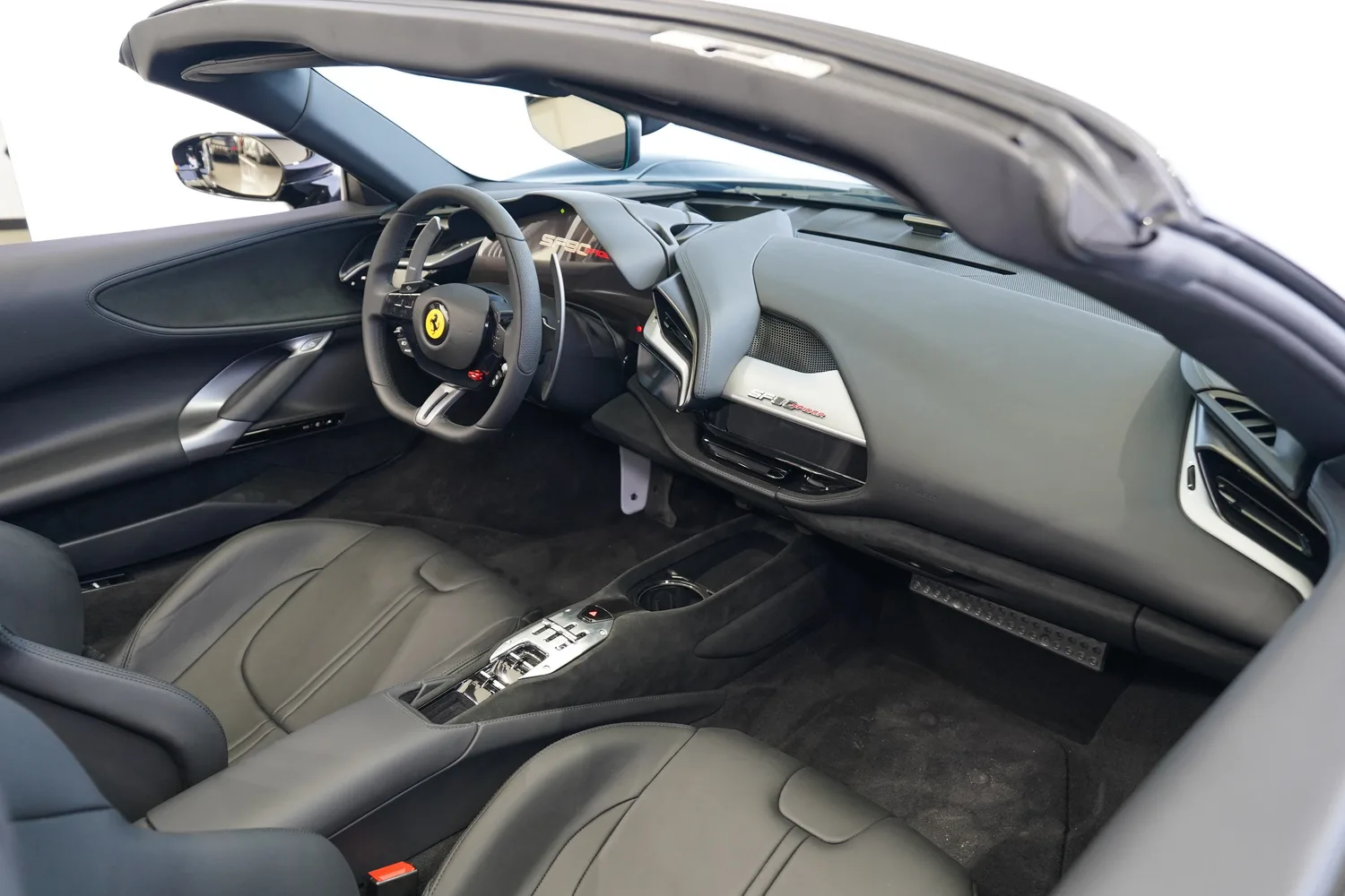 2025 Ferrari SF90 Spider, 4/10