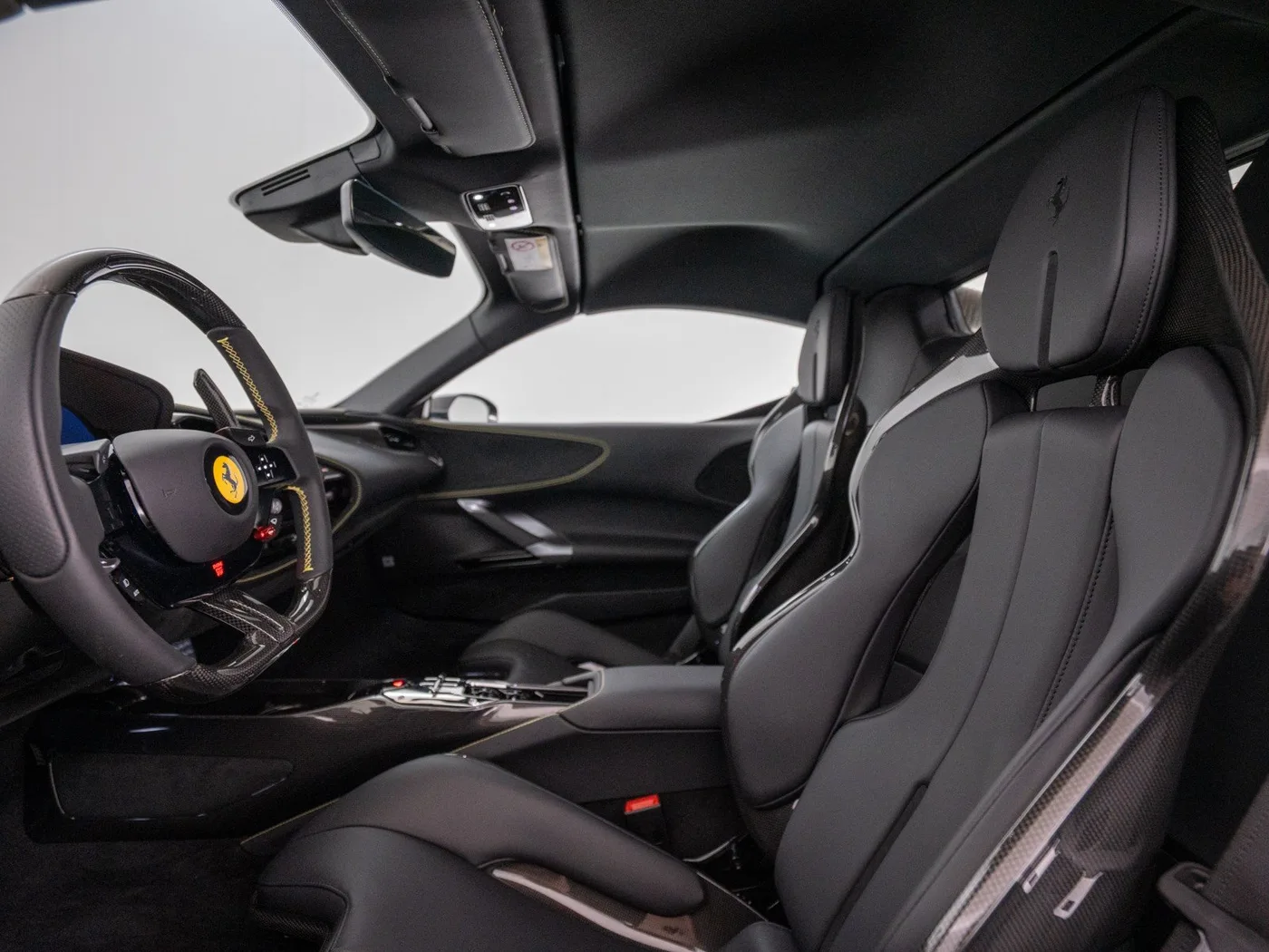 2025 Ferrari SF90 Spider proposée par un concessionnaire spécialisé à Singen, Allemagne, photo 15 sur 15