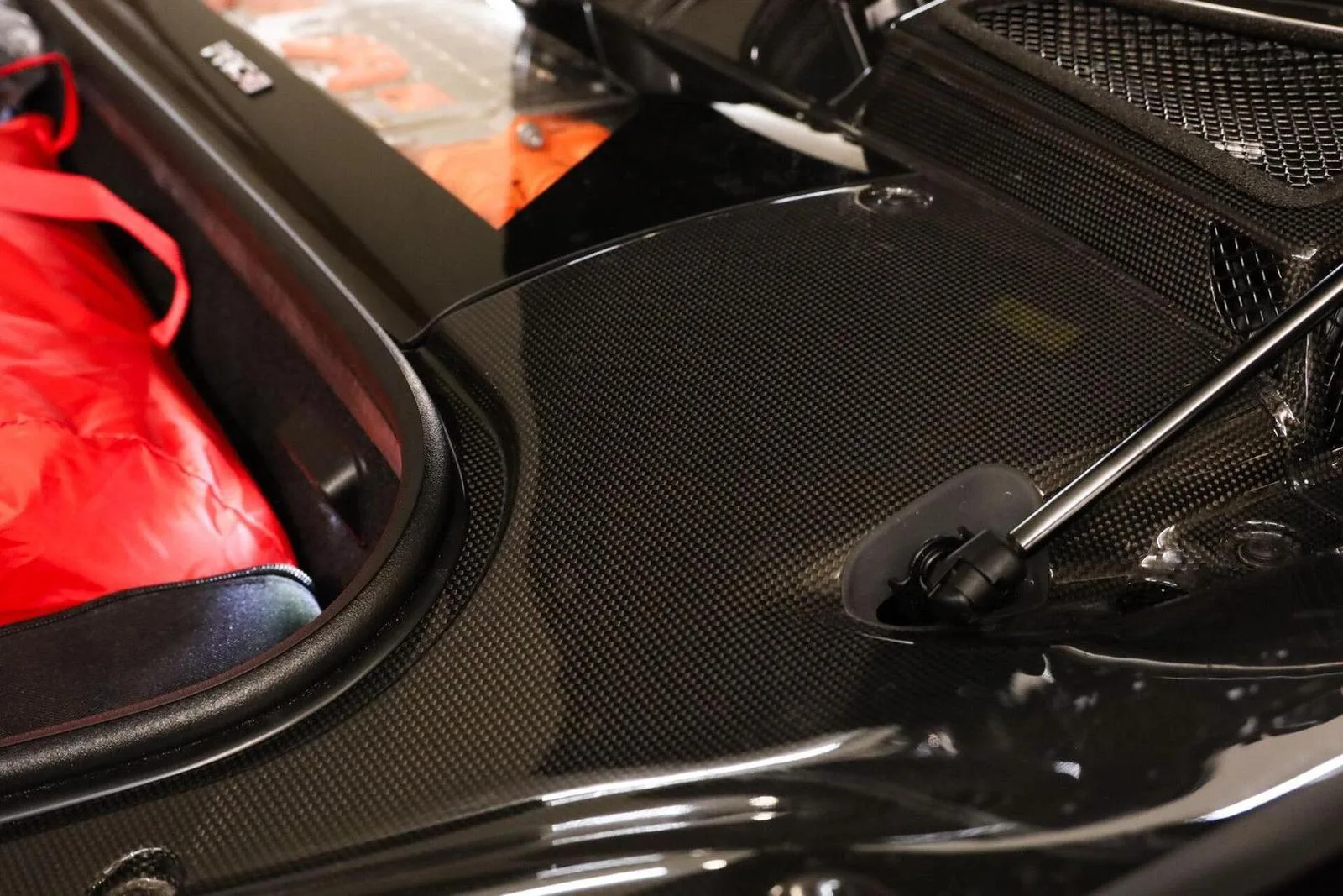 2025 Ferrari SF90 Spider Assetto Fiorano, 19/30