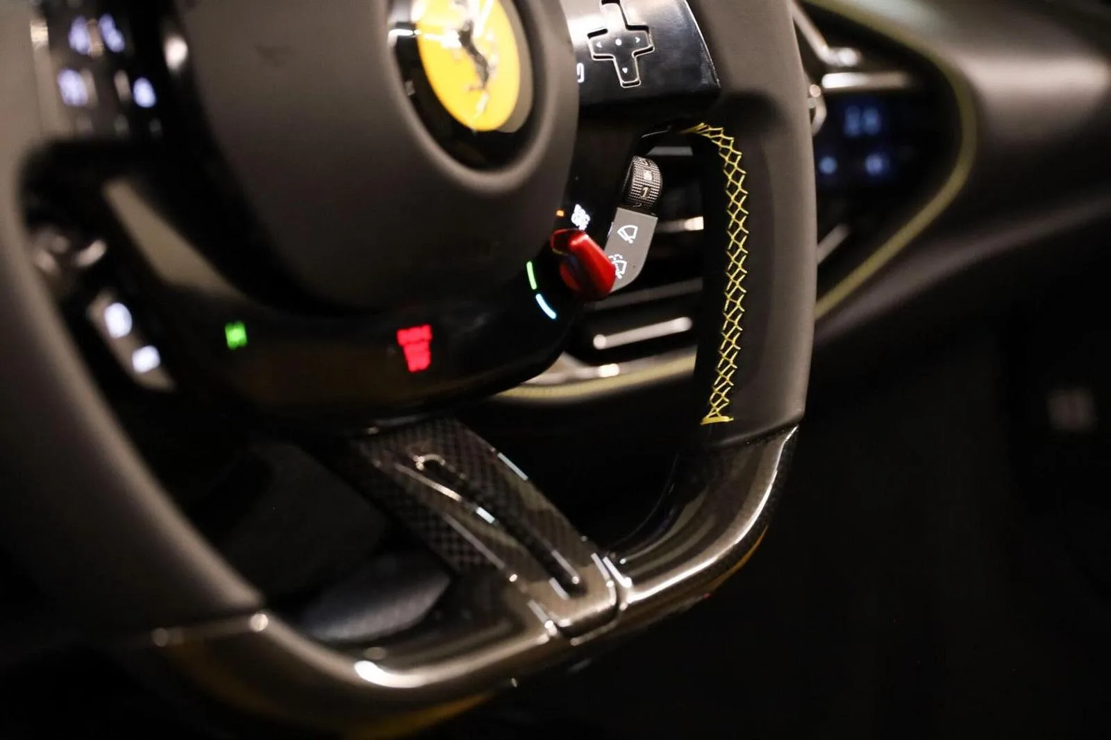 2025 Ferrari SF90 Spider Assetto Fiorano, 27/30