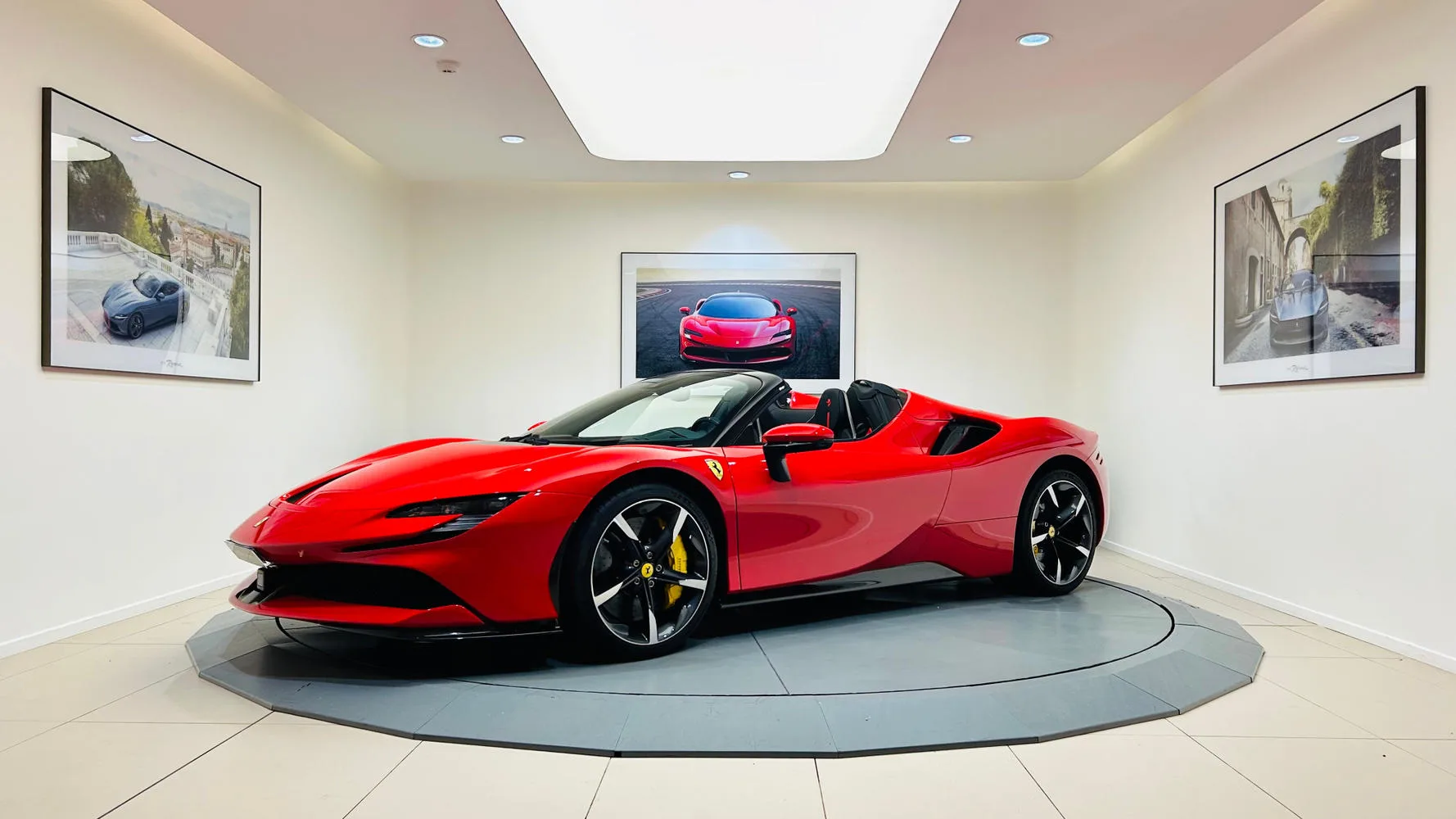 2025 Ferrari SF90 Spider, 2/30