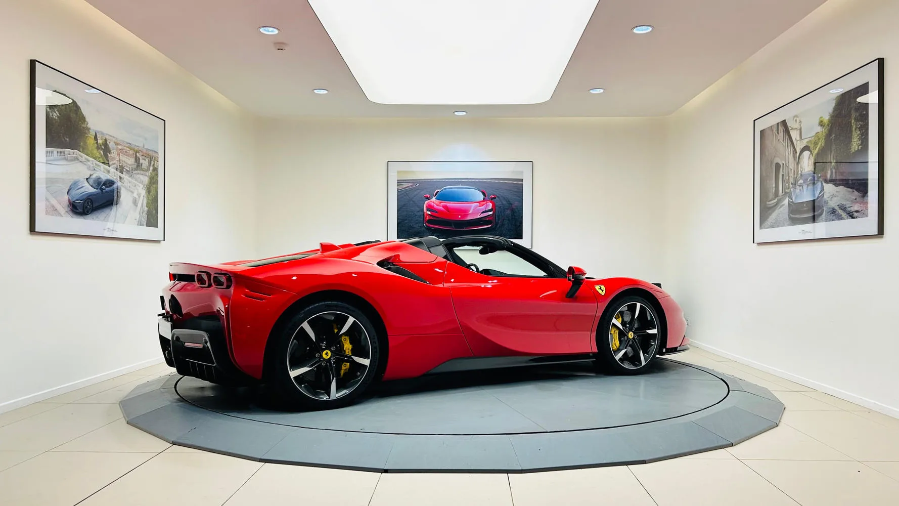 2025 Ferrari SF90 Spider, 3/30