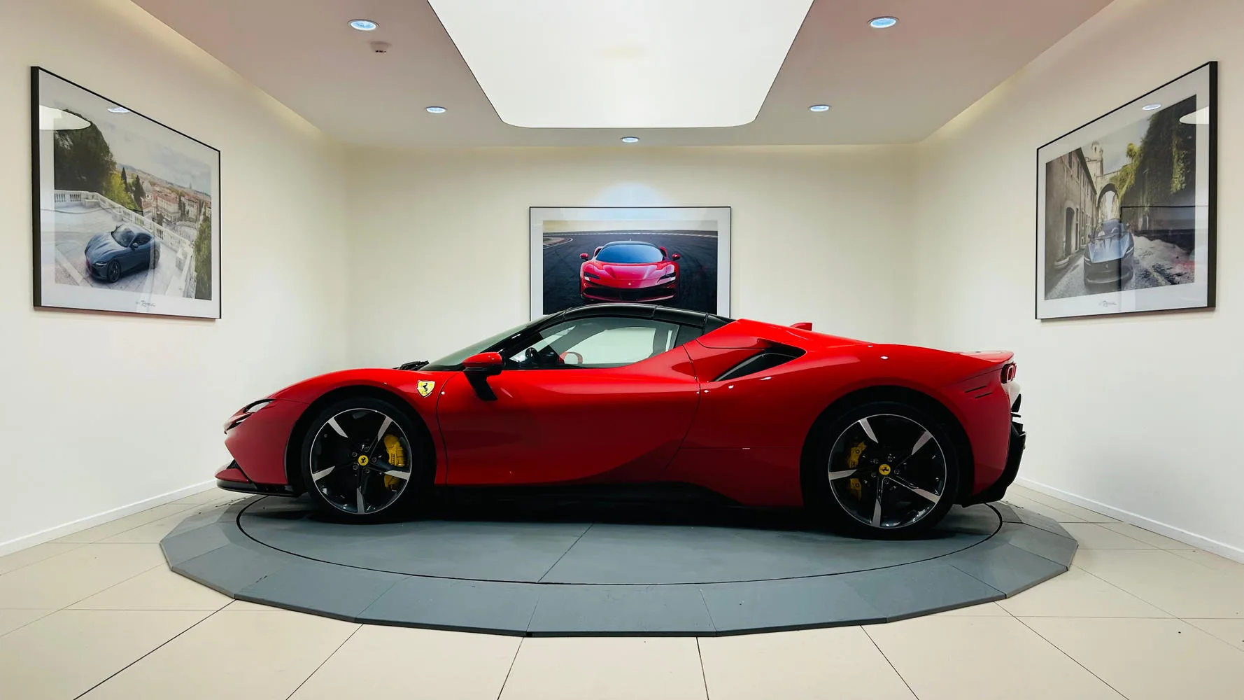 2025 Ferrari SF90 Spider, 12/30