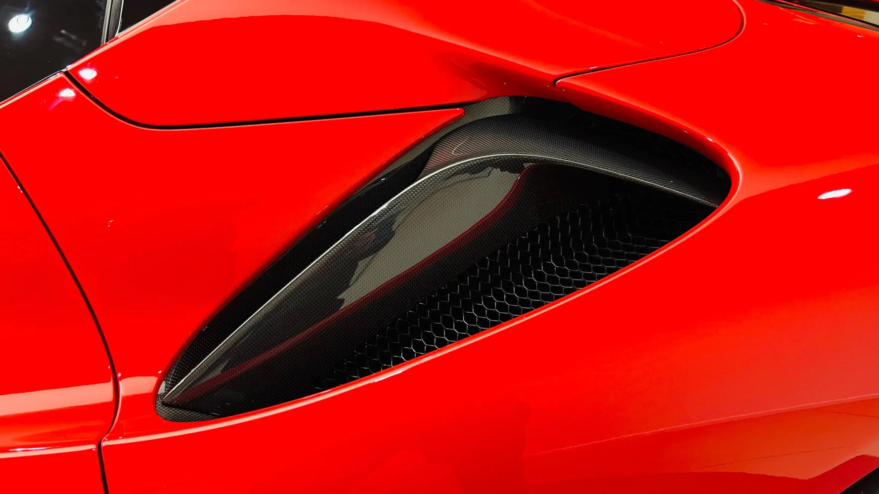 2025 Ferrari SF90 Spider, 16/30