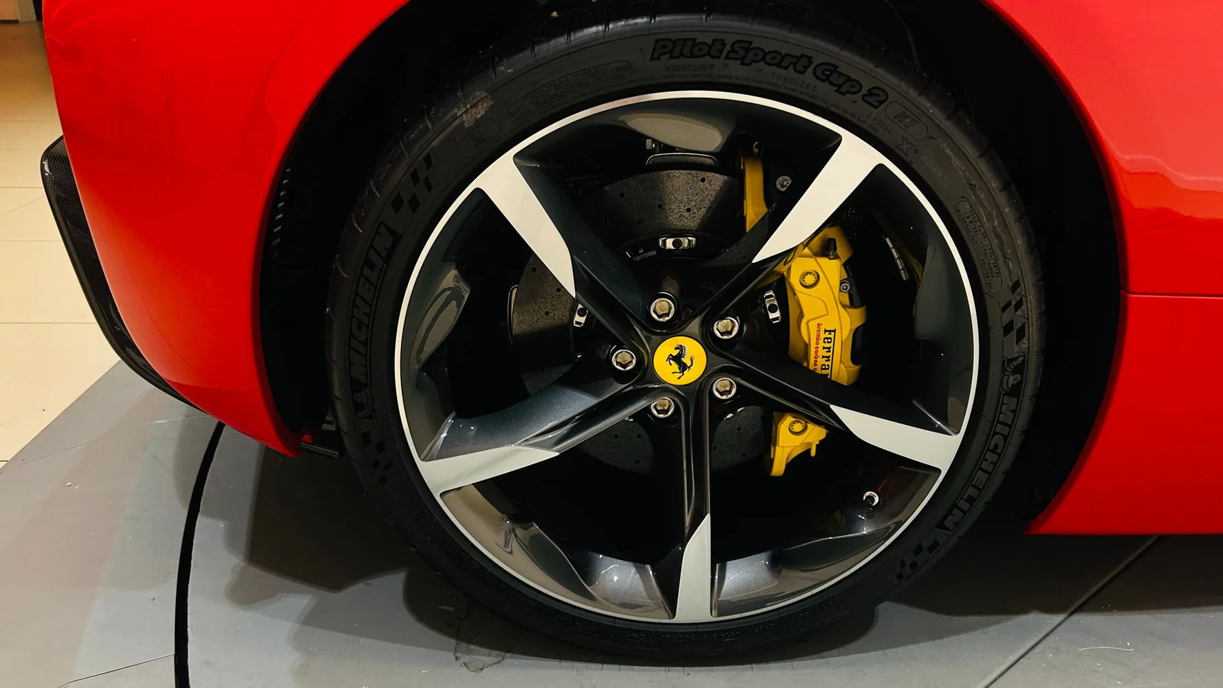 2025 Ferrari SF90 Spider, 18/30
