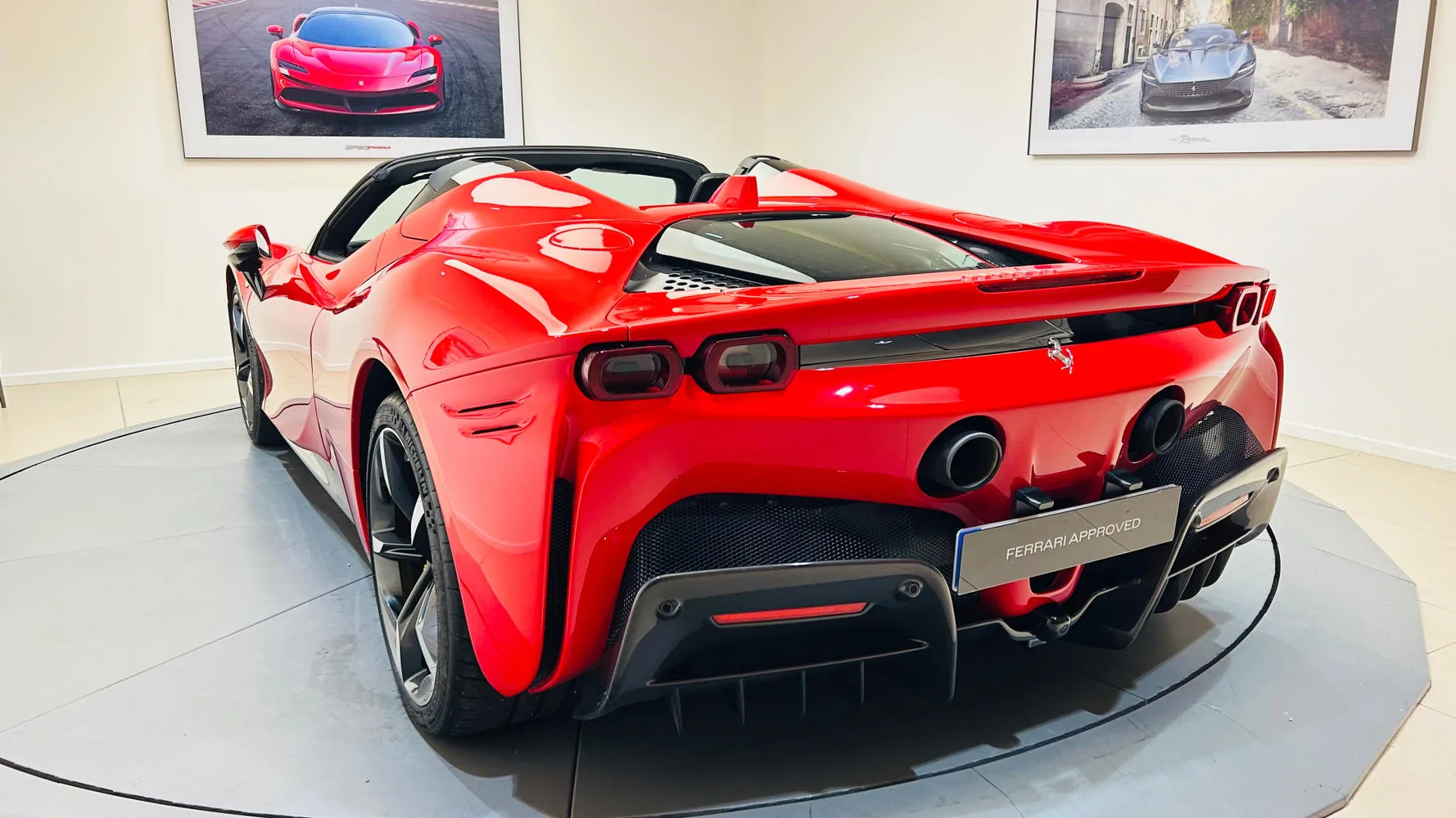 2025 Ferrari SF90 Spider, 19/30
