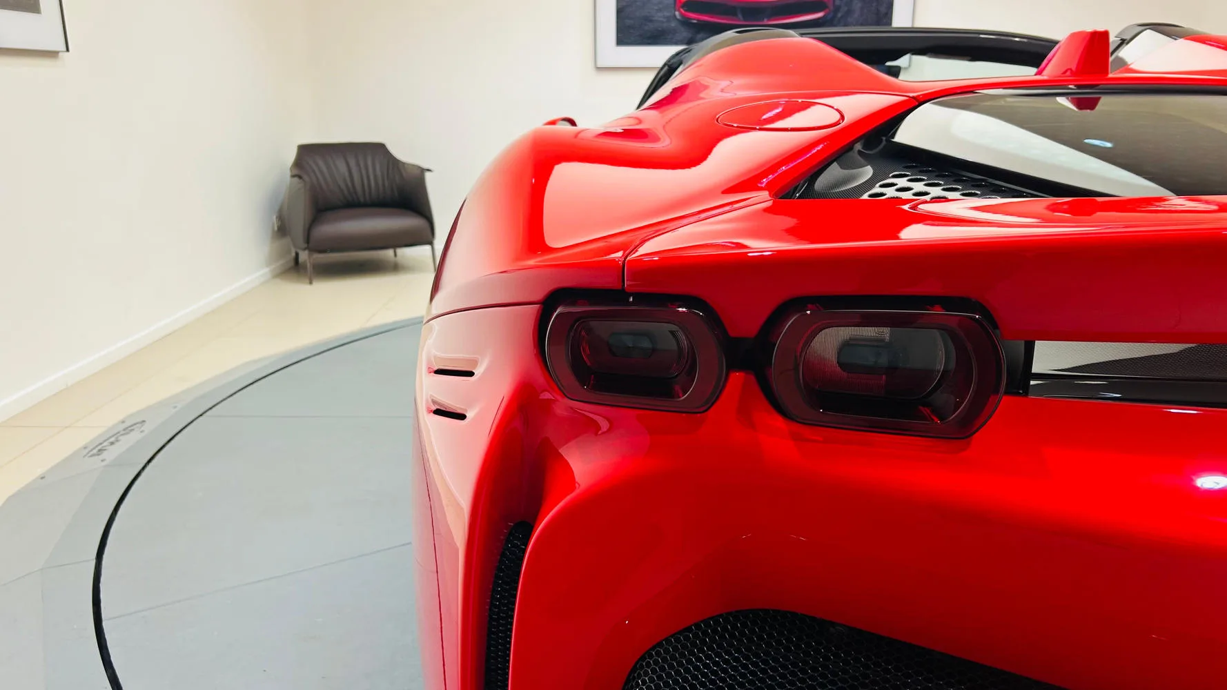 2025 Ferrari SF90 Spider, 20/30