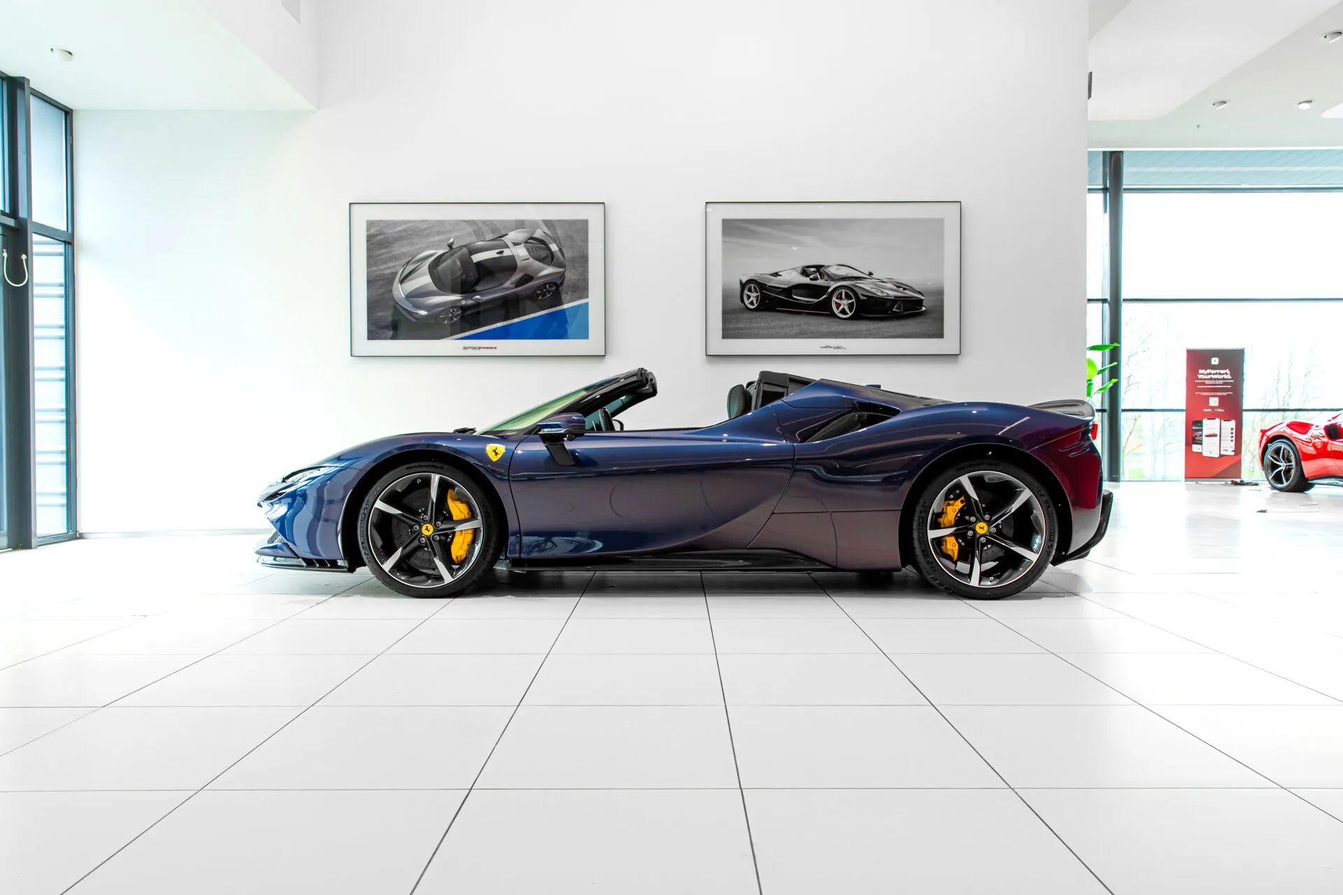 2025 Ferrari SF90 Spider, 2/28