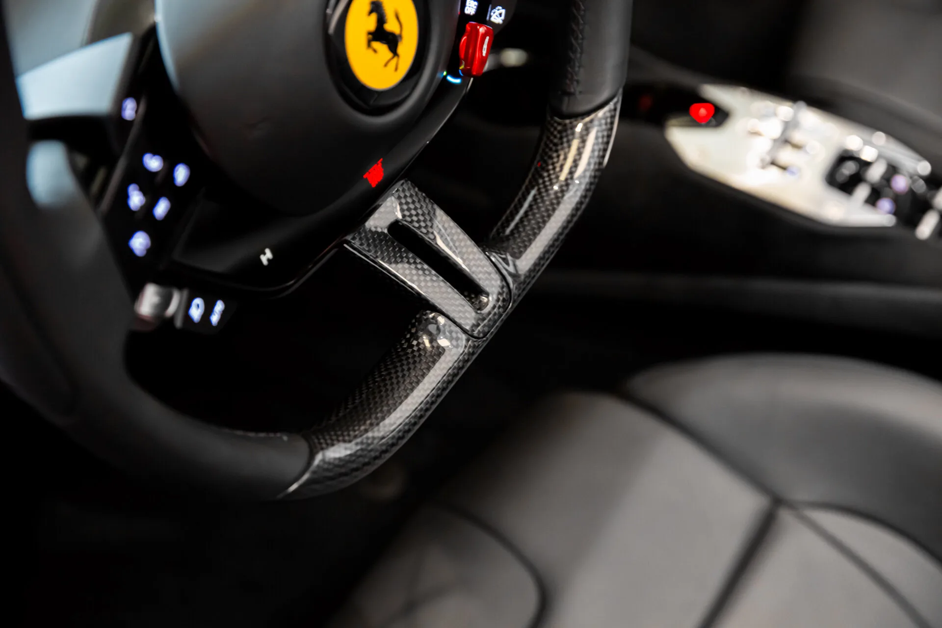 2025 Ferrari SF90 Spider, 7/28