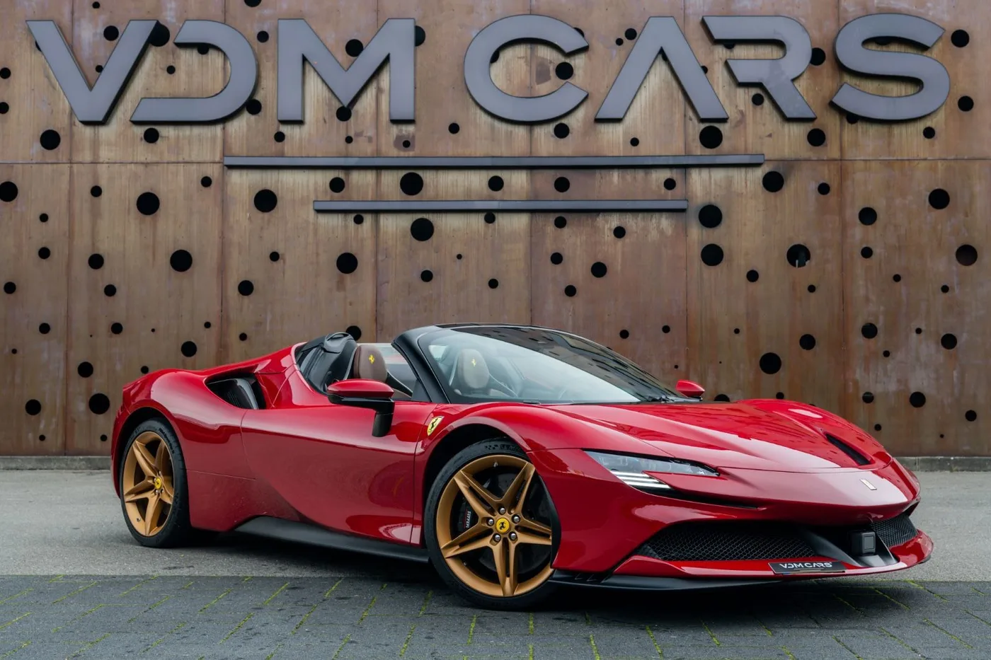 2025 Ferrari SF90 Spider proposée par un spécialiste de la supercar à Gronau, Allemagne, photo 3 sur 25