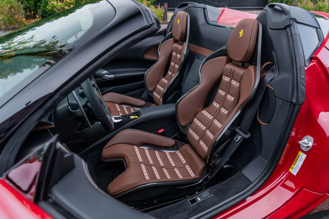 2025 Ferrari SF90 Spider proposée par un spécialiste de la supercar à Gronau, Allemagne, photo 17 sur 25