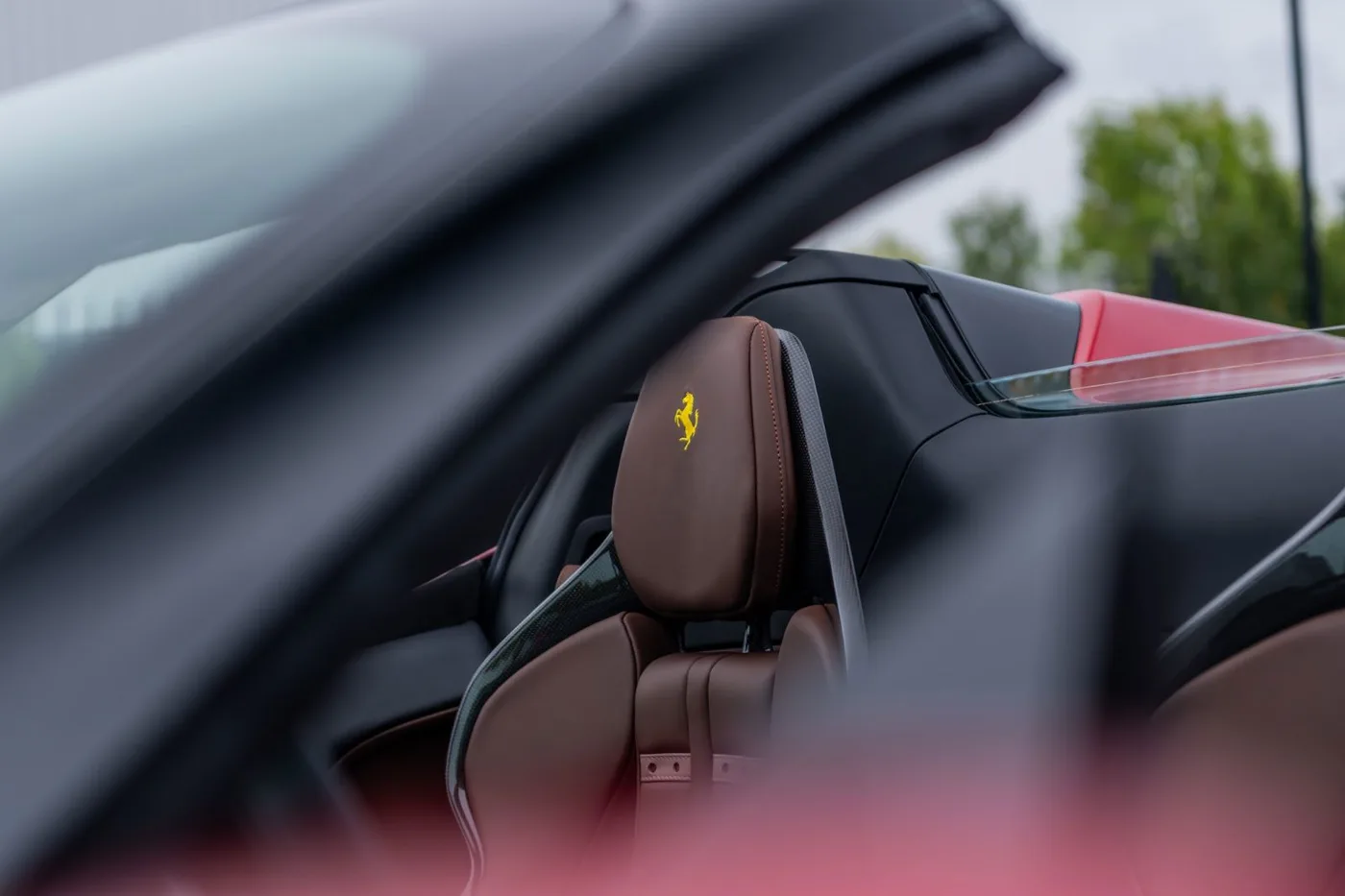 2025 Ferrari SF90 Spider proposée par un spécialiste de la supercar à Gronau, Allemagne, photo 19 sur 25