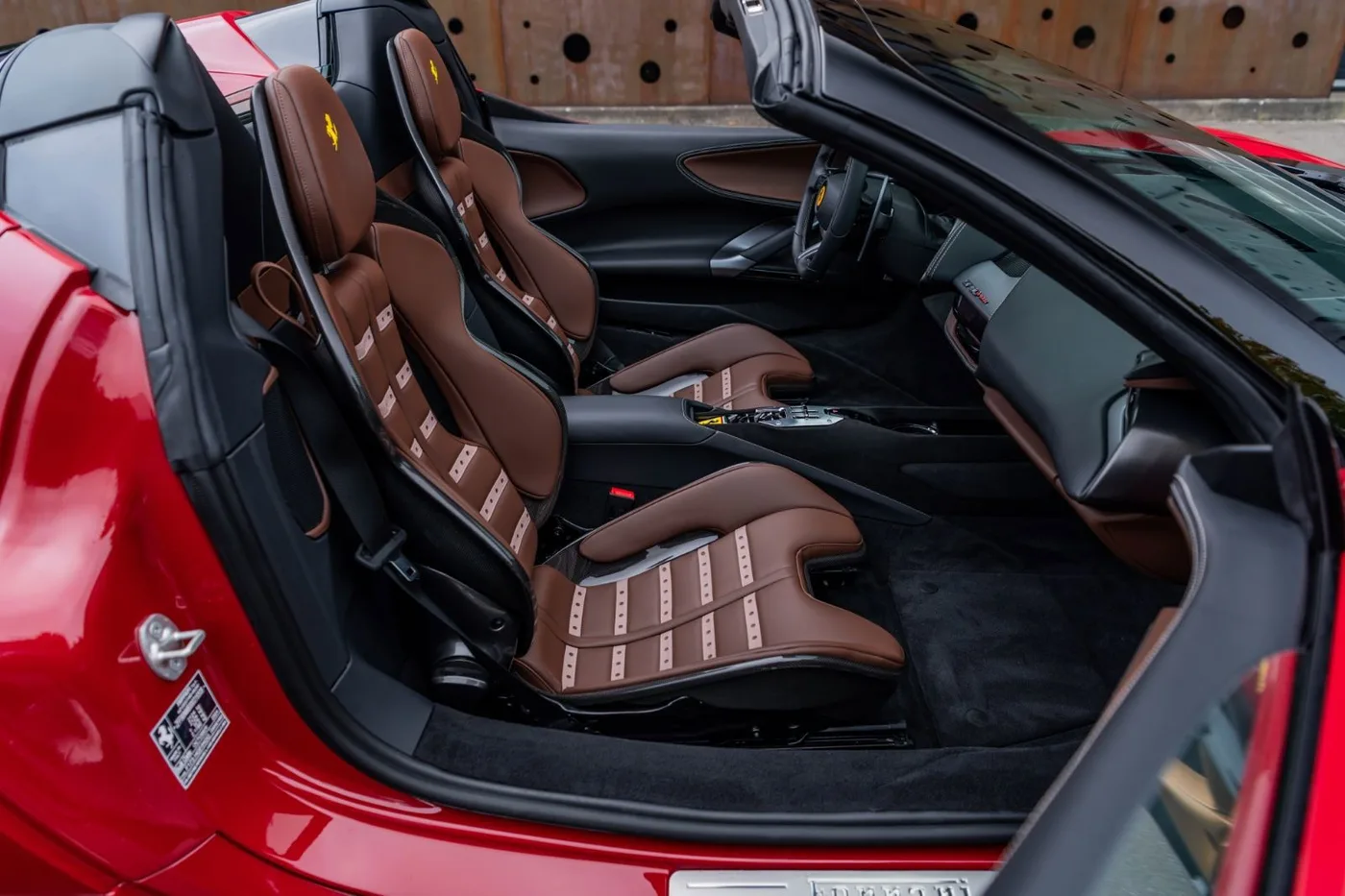2025 Ferrari SF90 Spider proposée par un spécialiste de la supercar à Gronau, Allemagne, photo 23 sur 25