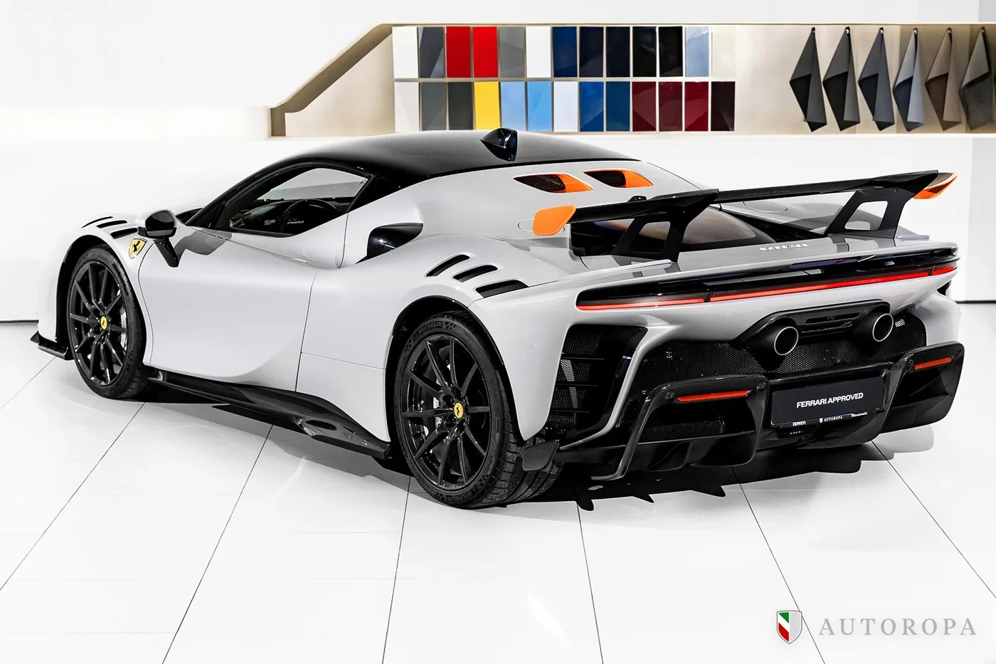 2025 Ferrari SF90 XX Limited Edition angeboten von einem offiziellen Ferrari und Maserati-Vertragshändler in Arlöv, Schweden, Foto 4 von 10