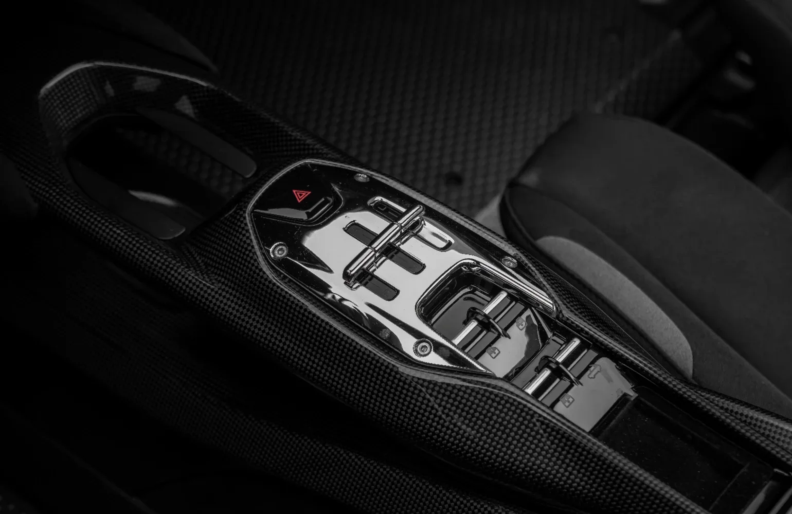 2025 Ferrari SF90 XX Spider, 9/26