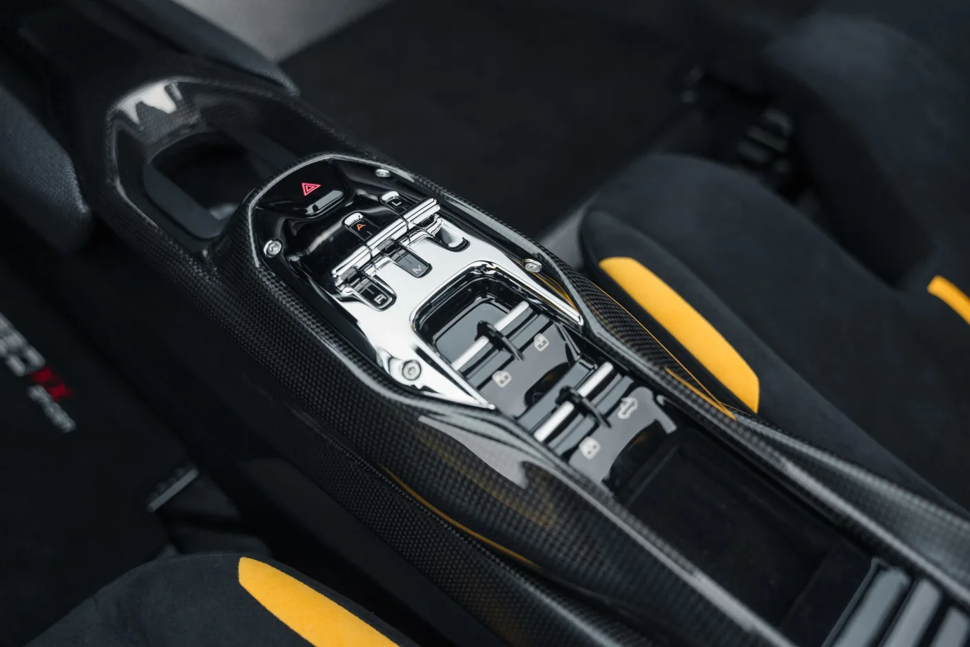 2025 Ferrari SF90 XX Spider Tailor Made, 23/30