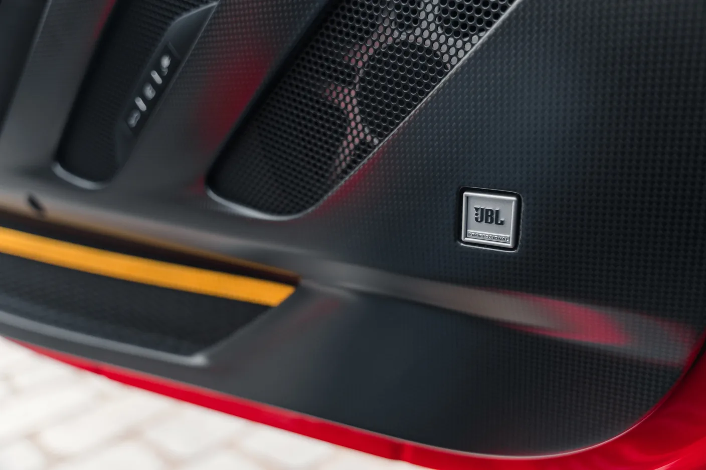 2025 Ferrari SF90 XX Spider Tailor Made, 28/30
