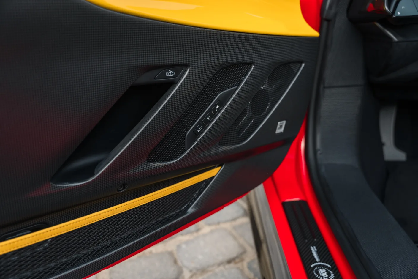 2025 Ferrari SF90 XX Spider Tailor Made, 29/30