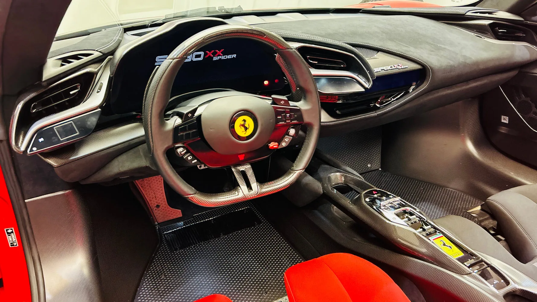 2025 Ferrari SF90 XX Spider, 5/30