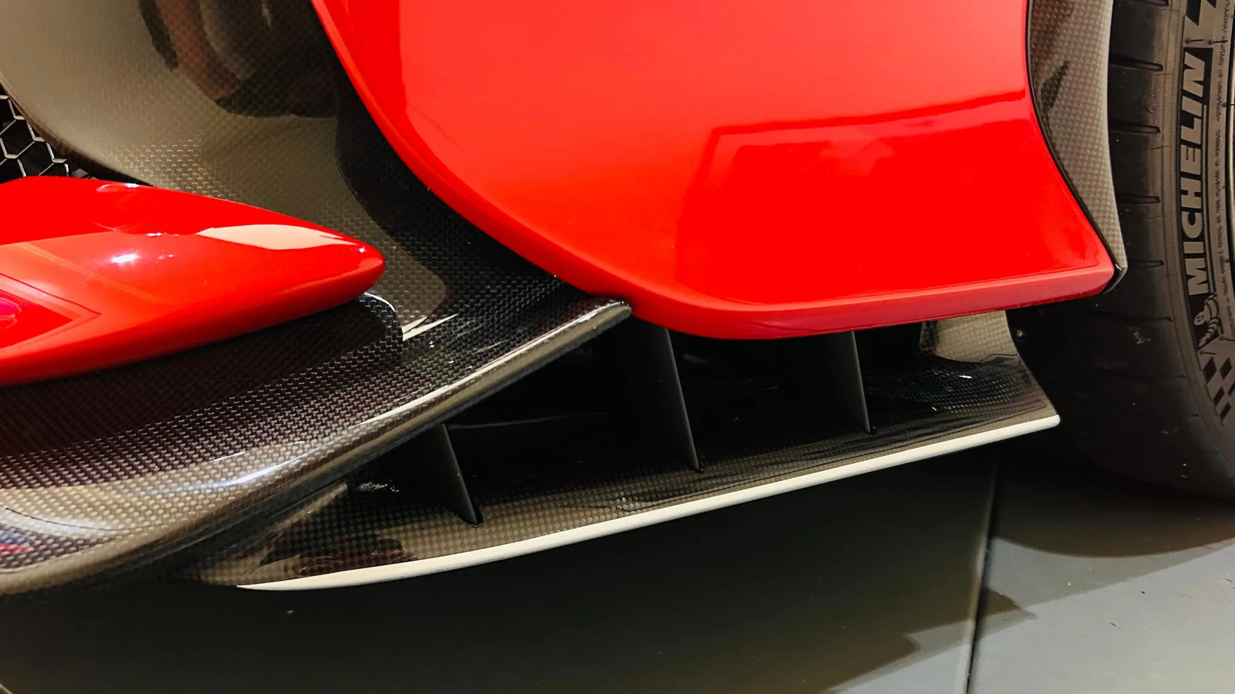 2025 Ferrari SF90 XX Spider, 11/30