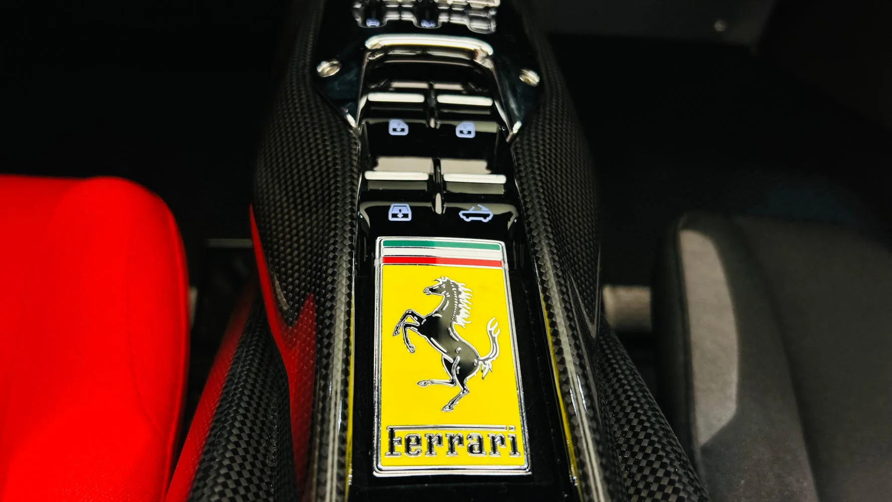 2025 Ferrari SF90 XX Spider, 24/30