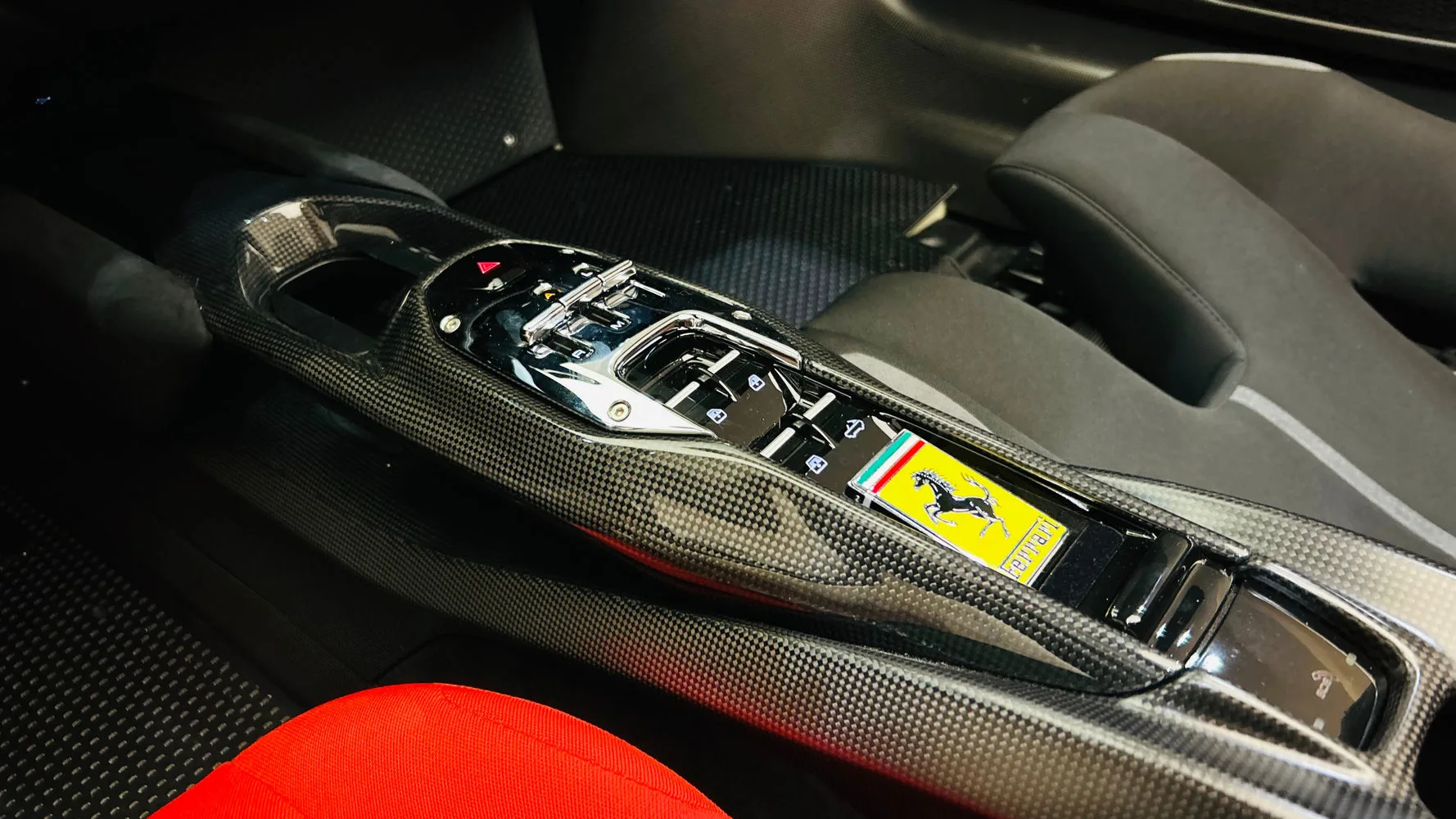 2025 Ferrari SF90 XX Spider, 26/30