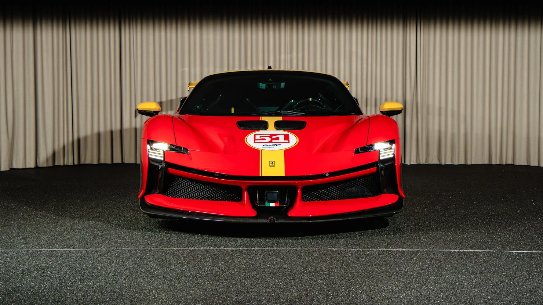 2025 Ferrari SF90 XX Stradale proposée par un concessionnaire spécialisé à Kongens Lyngby, Danemark, photo principale