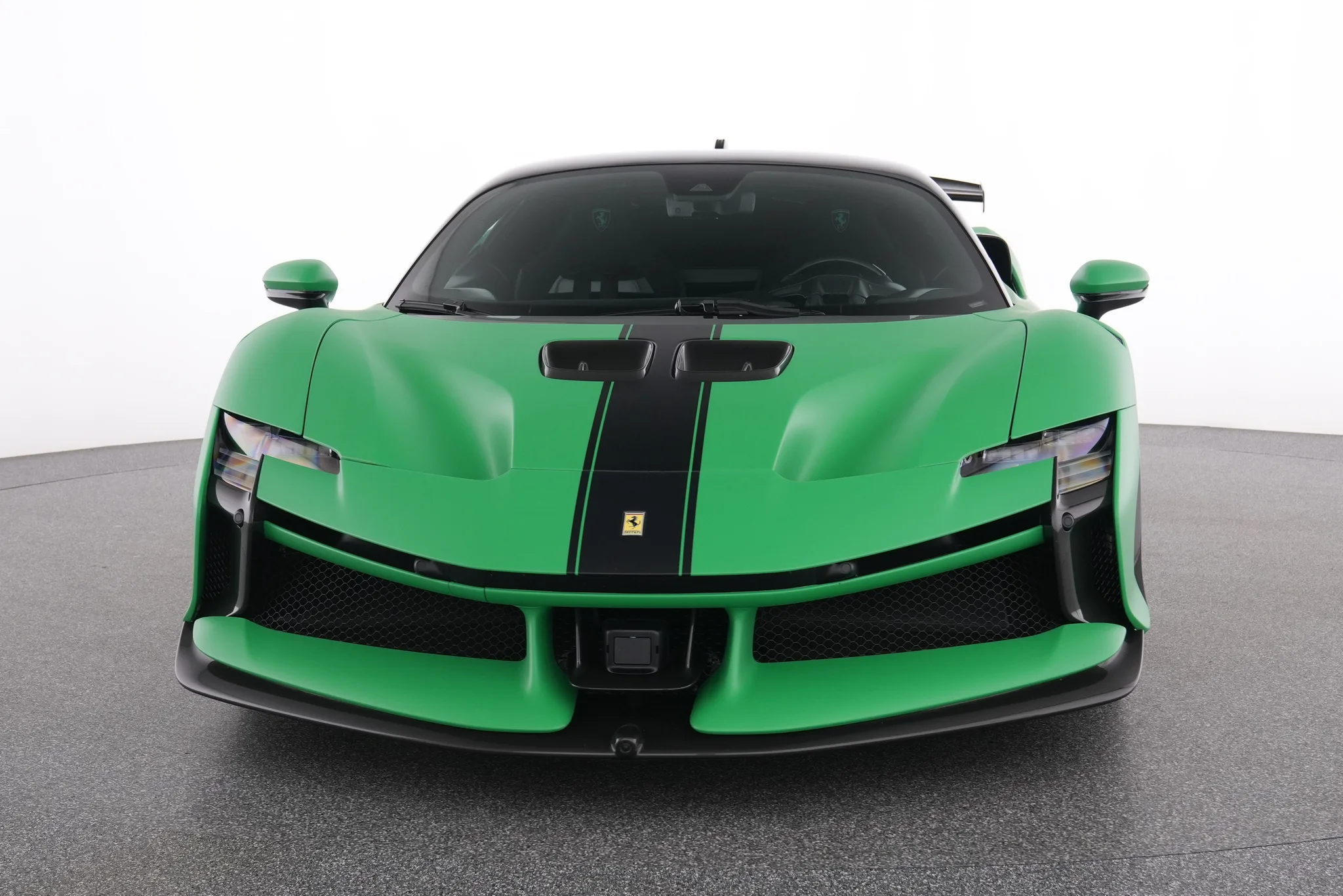 2025 Ferrari SF90 XX Stradale angeboten von einem Fachhändler in Meerbusch, Deutschland, Hauptfoto