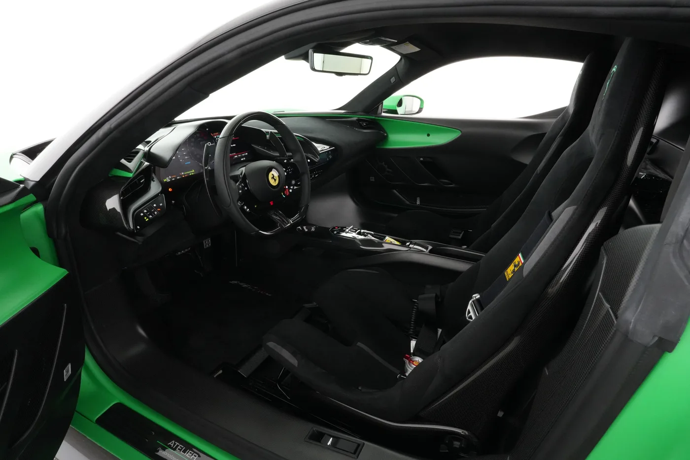 2025 Ferrari SF90 XX Stradale proposée par un concessionnaire spécialisé à Meerbusch, Allemagne, photo 5 sur 6