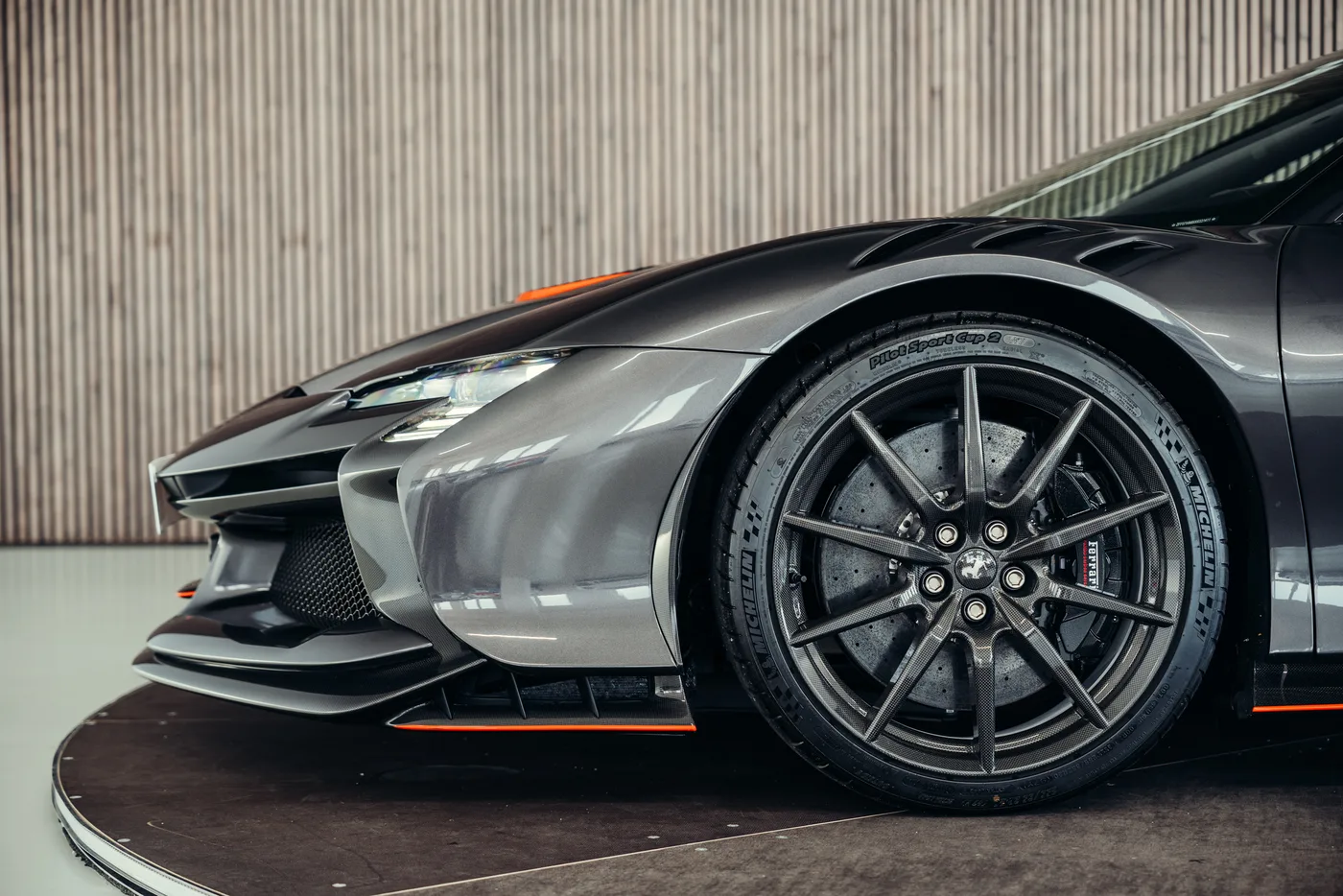 2025 Ferrari SF90 XX Stradale angeboten von einem Oldtimerspezialisten in Stuttgart, Deutschland, Foto 11 von 25