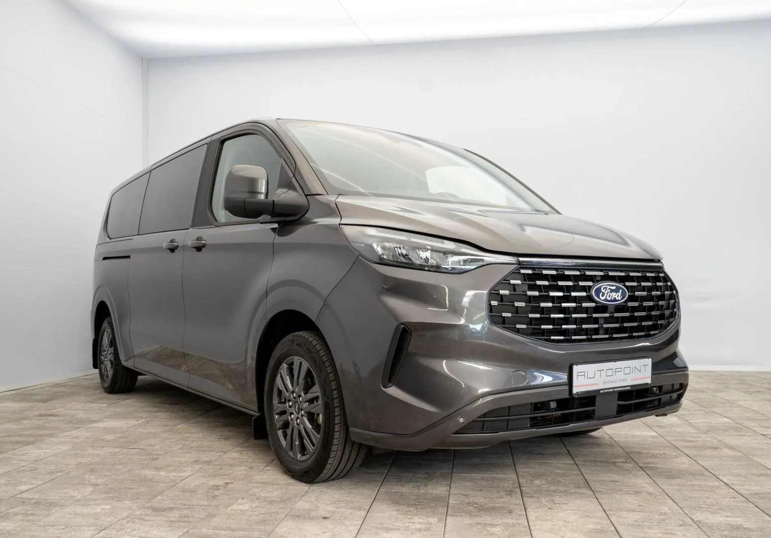 2025 Ford Tourneo Custom Titanium offered by a specialist dealer in Nordhausen, Germany, main photo