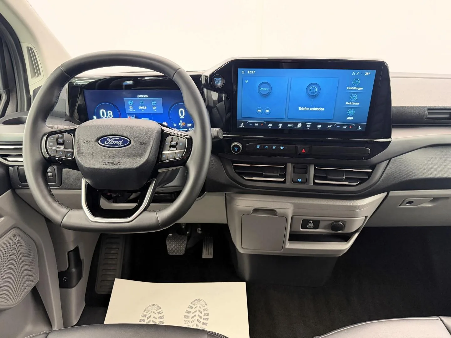 2025 Ford Tourneo Custom Titanium, 2/25