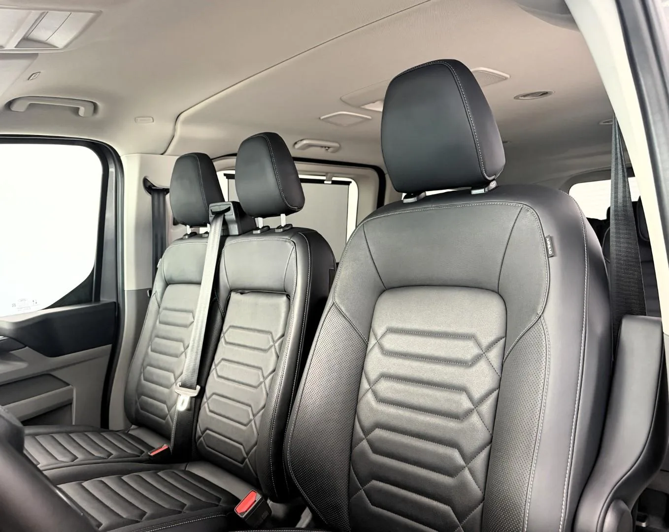 2025 Ford Tourneo Custom Titanium, 3/25