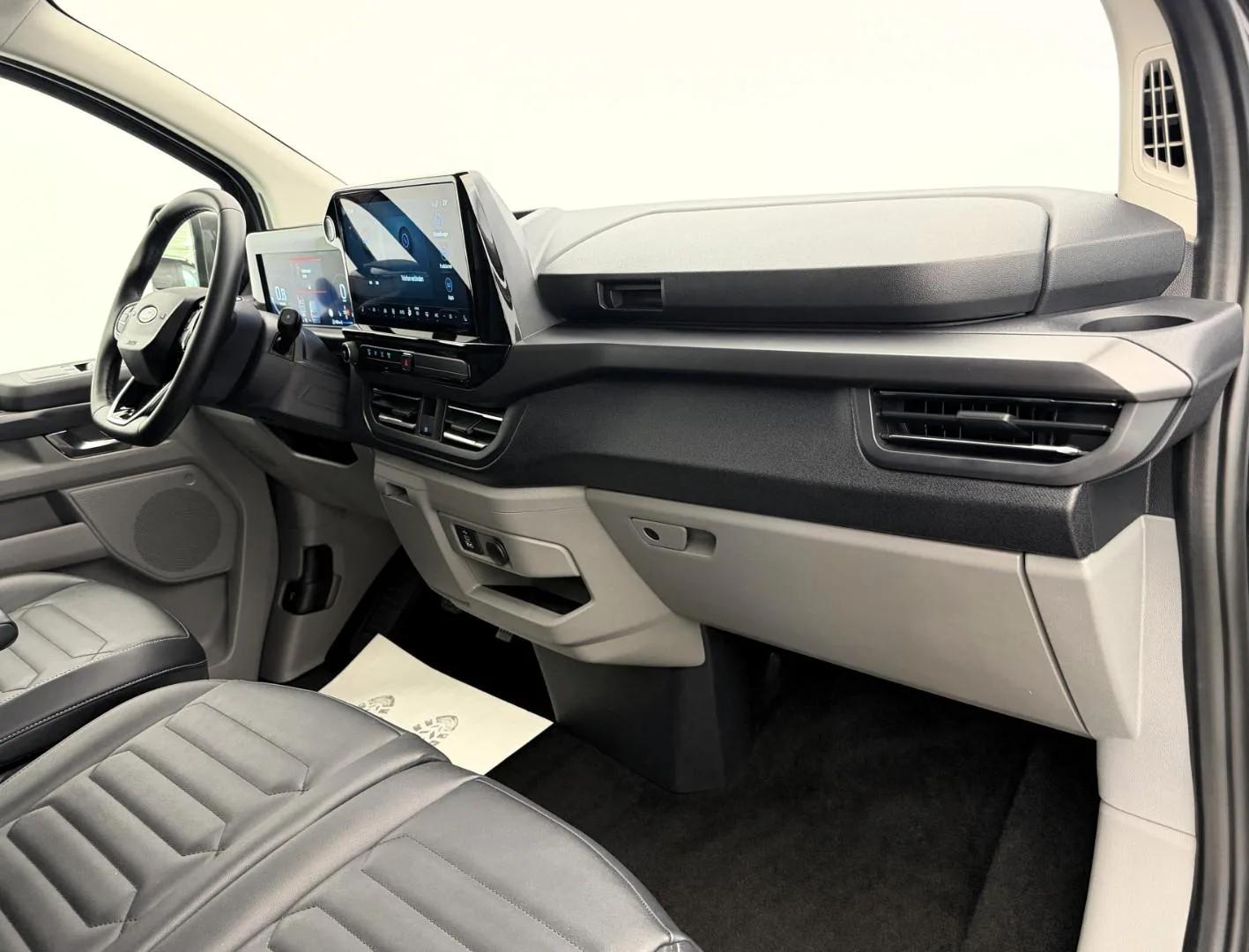 2025 Ford Tourneo Custom Titanium, 13/25