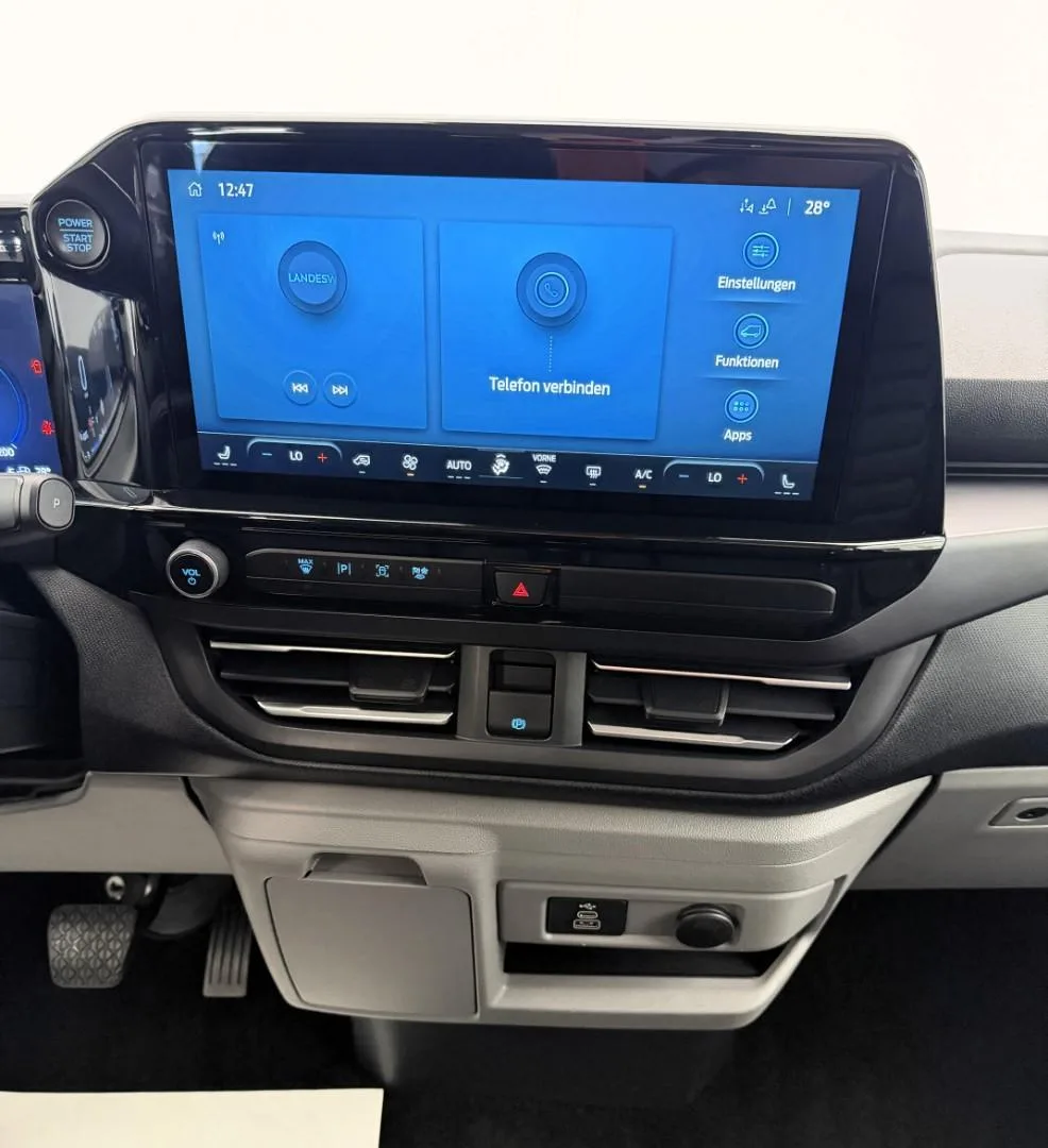 2025 Ford Tourneo Custom Titanium, 14/25