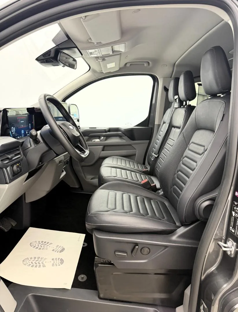 2025 Ford Tourneo Custom Titanium, 17/25