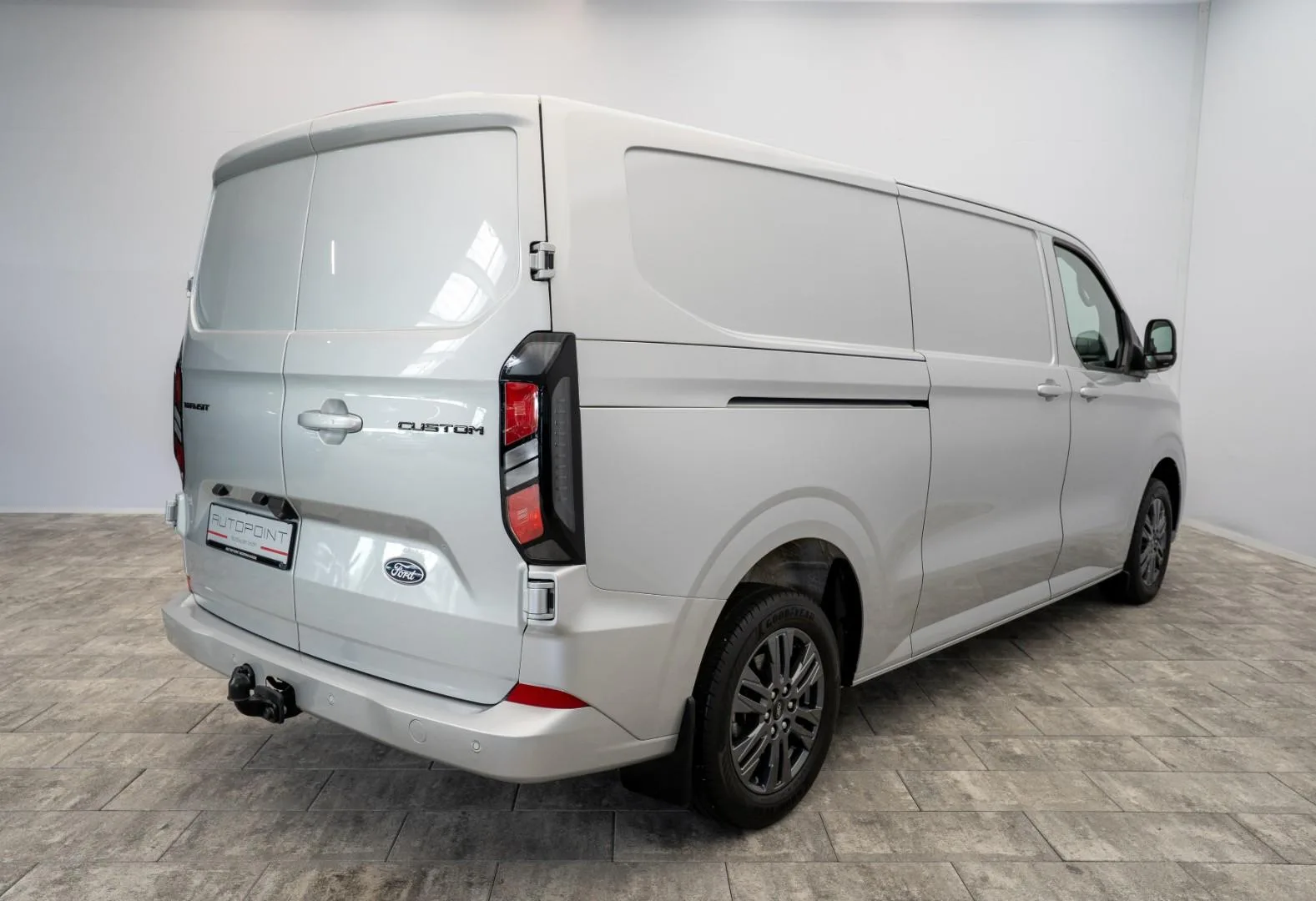 2025 Ford Transit Custom Limited, 4/28
