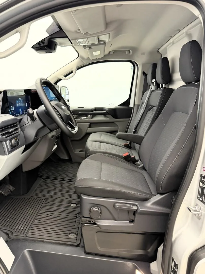2025 Ford Transit Custom Limited, 18/28