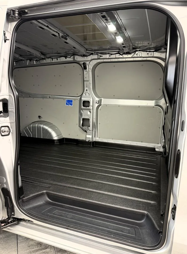 2025 Ford Transit Custom Limited, 23/28