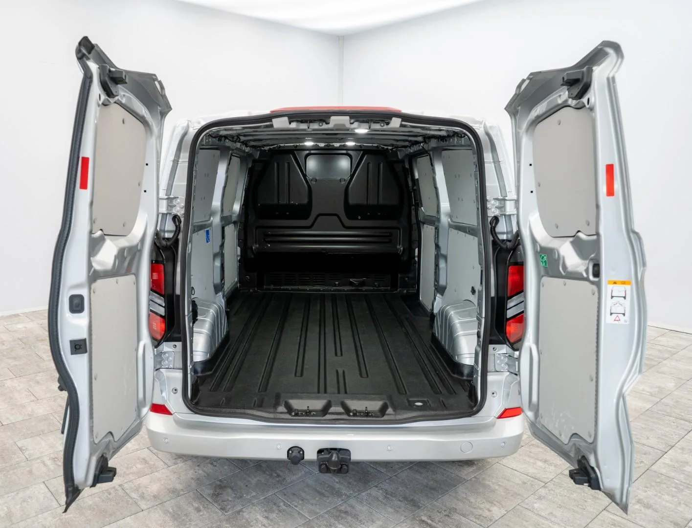 2025 Ford Transit Custom Limited, 25/28